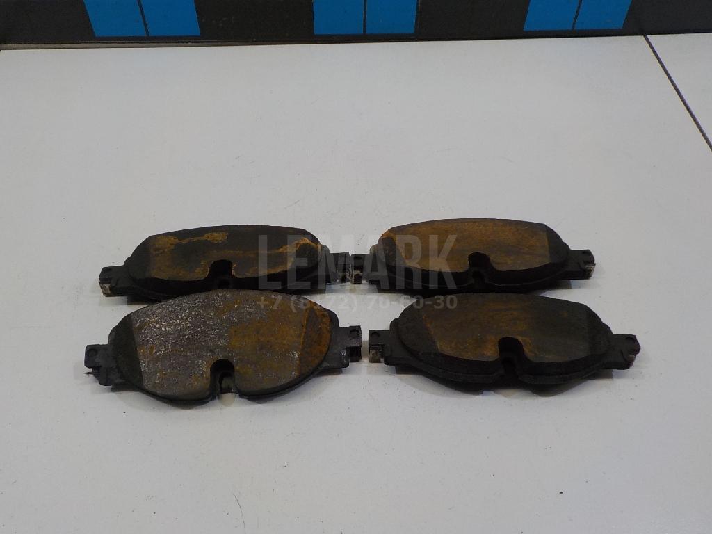 Колодки тормозные передние к-кт 8V0698151B VAG