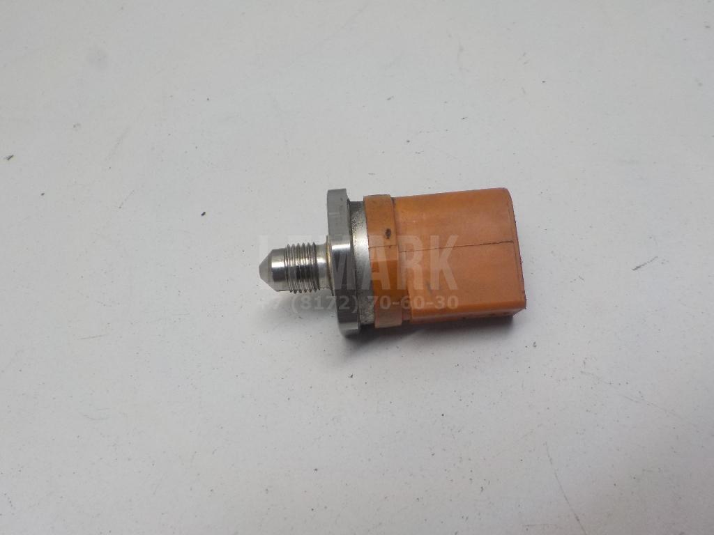 Датчик давления топлива 06J906051D VAG