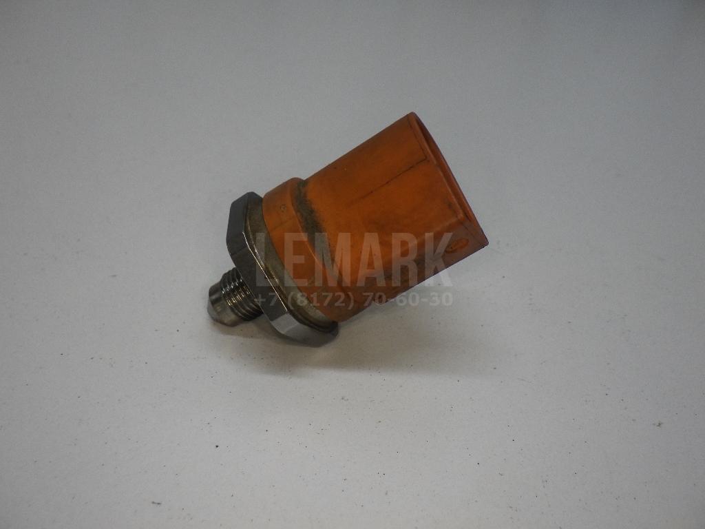 Датчик давления топлива 06J906051D VAG