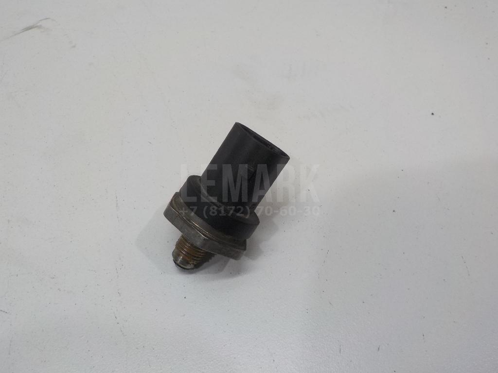 Датчик давления топлива LR024969 Land Rover