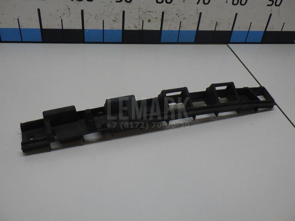 Кронштейн заднего бампера правый 3T5807864 VAG