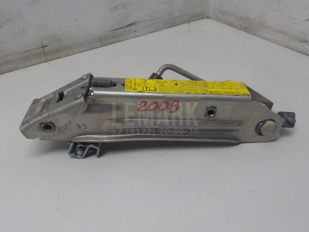 Домкрат 8L0011031A VAG