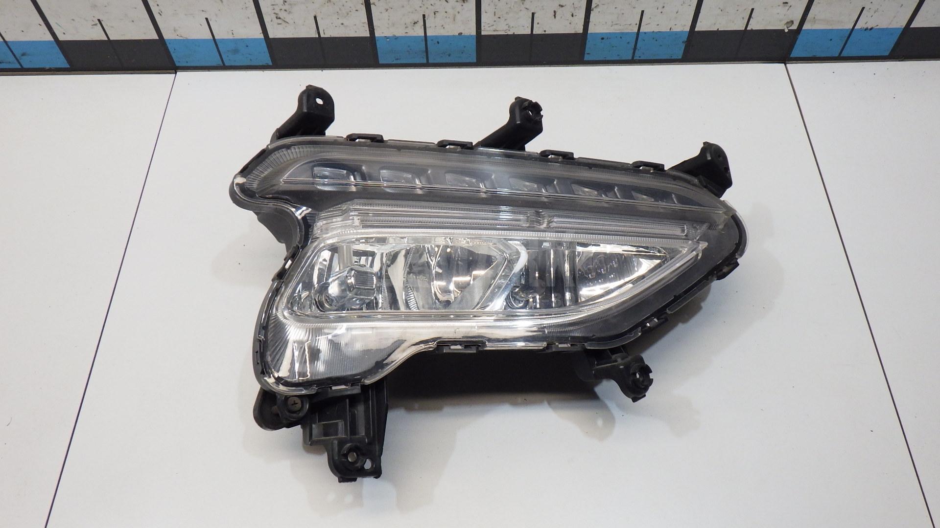 Фара противотуманная правая 922022W530 Hyundai-Kia