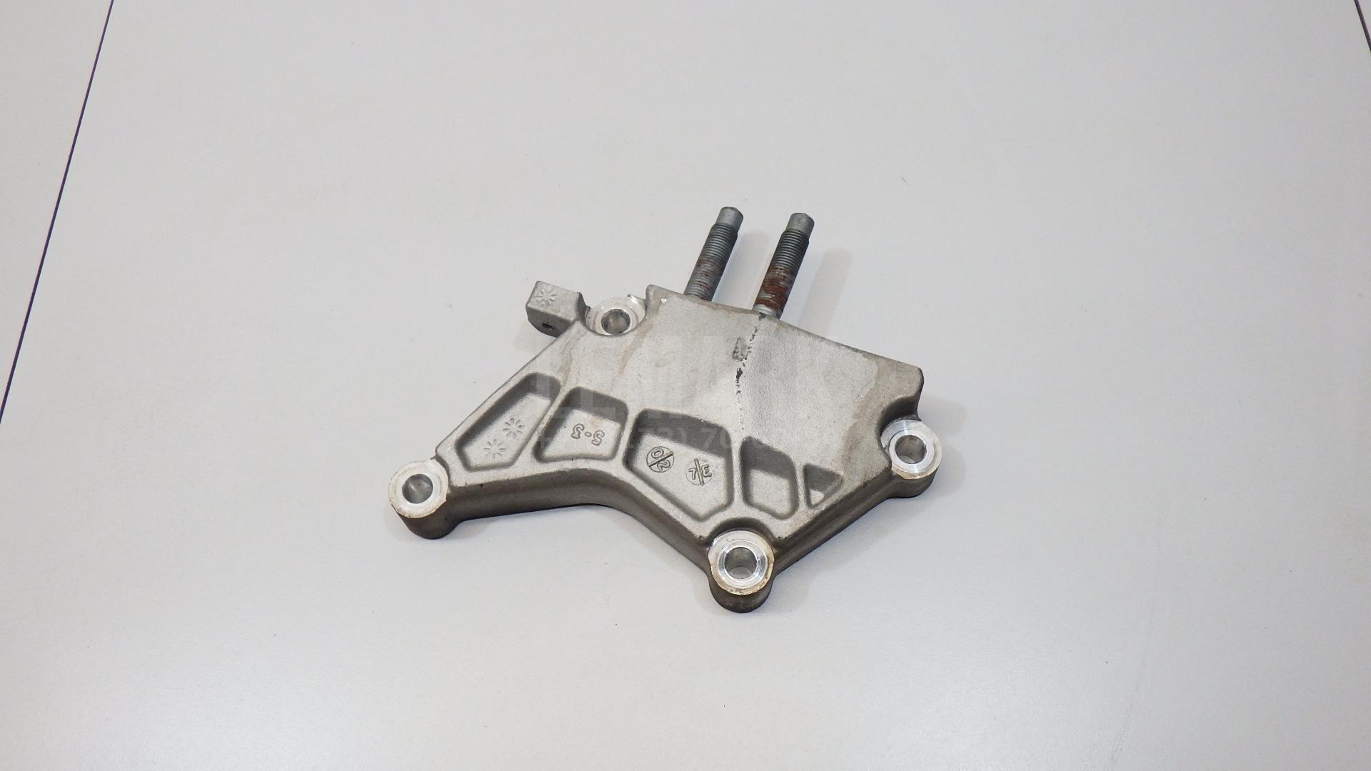 Кронштейн двигателя правый 216702F020 Hyundai-Kia