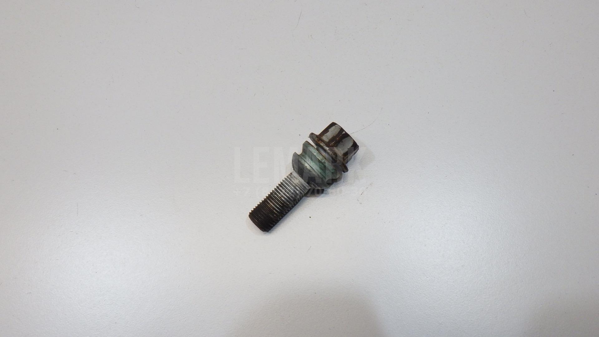 Болт колесный WHT001693 VAG