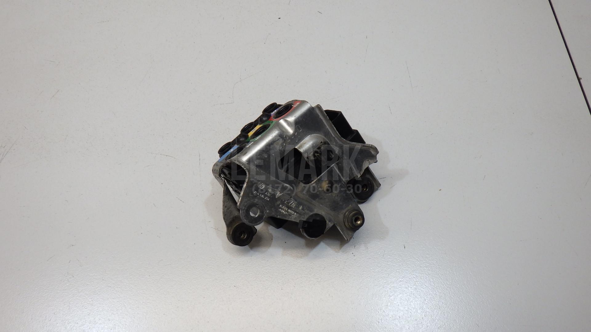 Блок клапанов 7P0698014 VAG