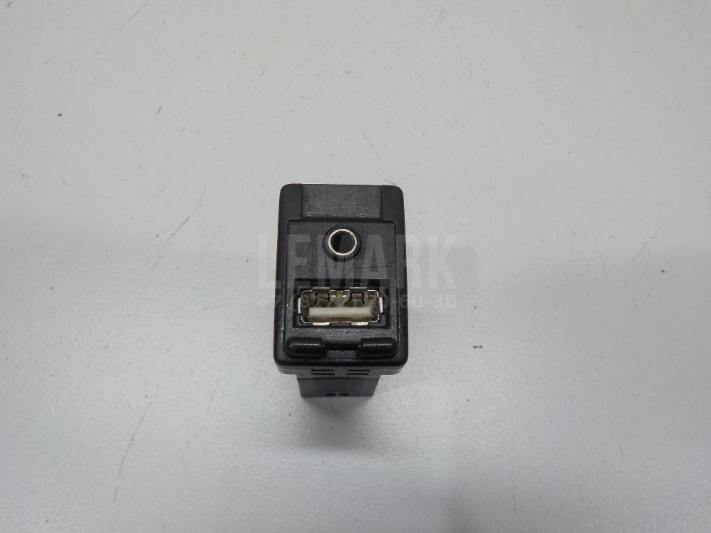 Разъем 861900R010 Toyota