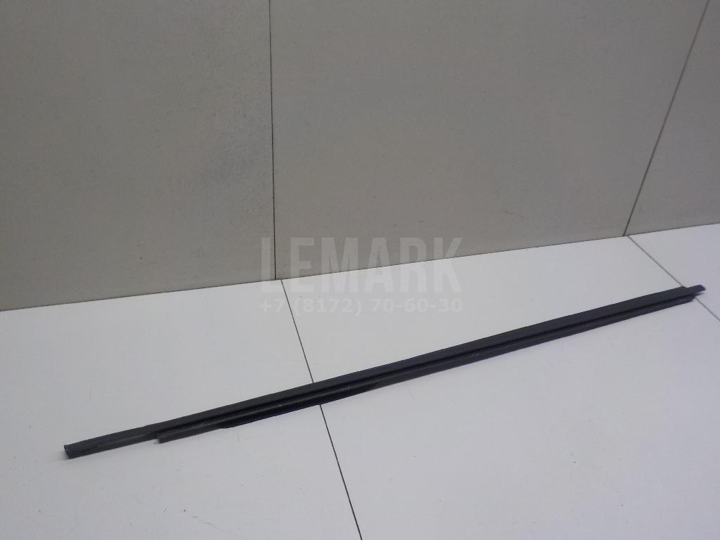 Накладка стекла переднего правого 7571042030 Toyota