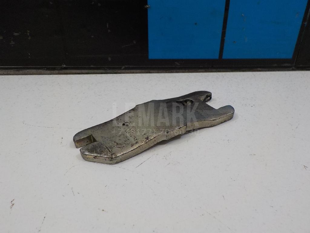 Планка регулировочная 4661242040 Toyota