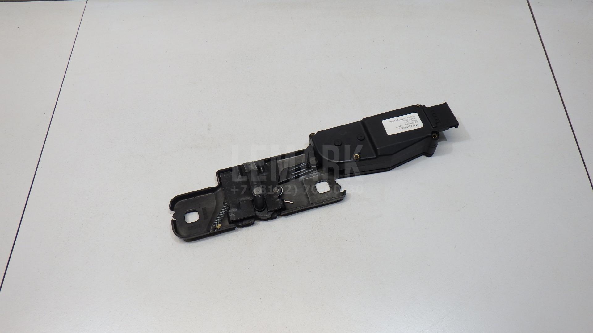 Ответная часть замка багажника 4F9827383E VAG