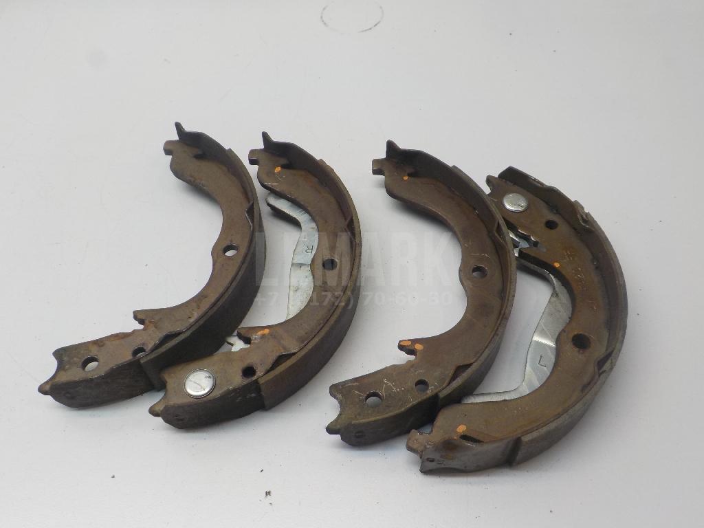 Колодки ручного тормоза к-кт 44060CY025 Nissan