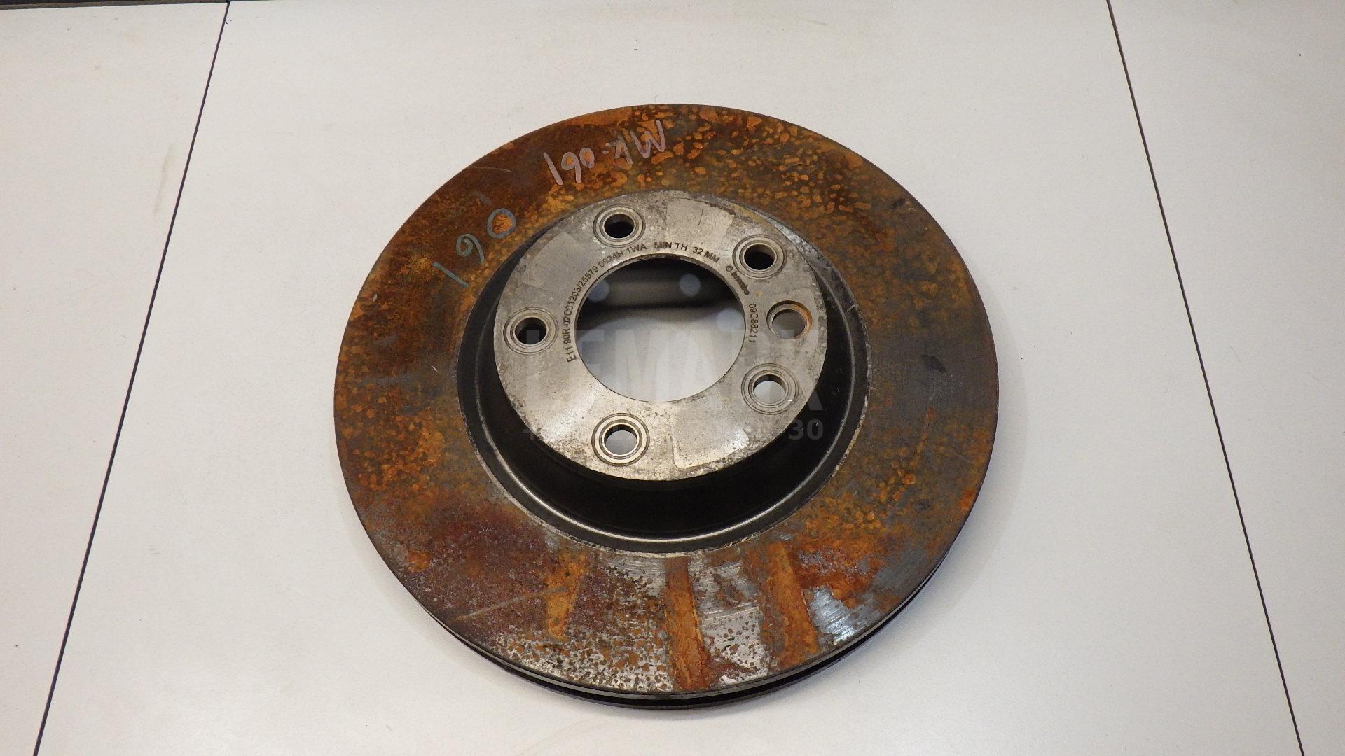 Диск тормозной передний вентилируемый правый 09C88211 Brembo