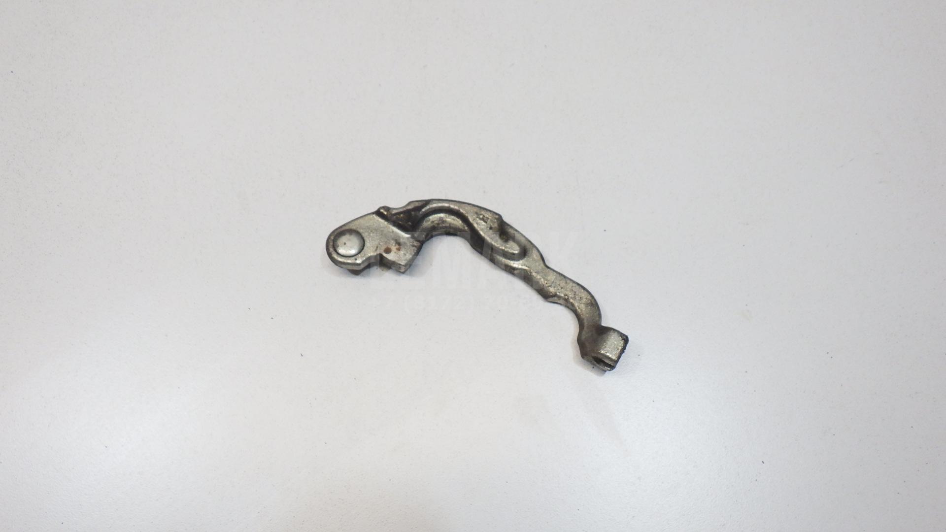 Регулировочный рычаг правый 44040CY001 Renault