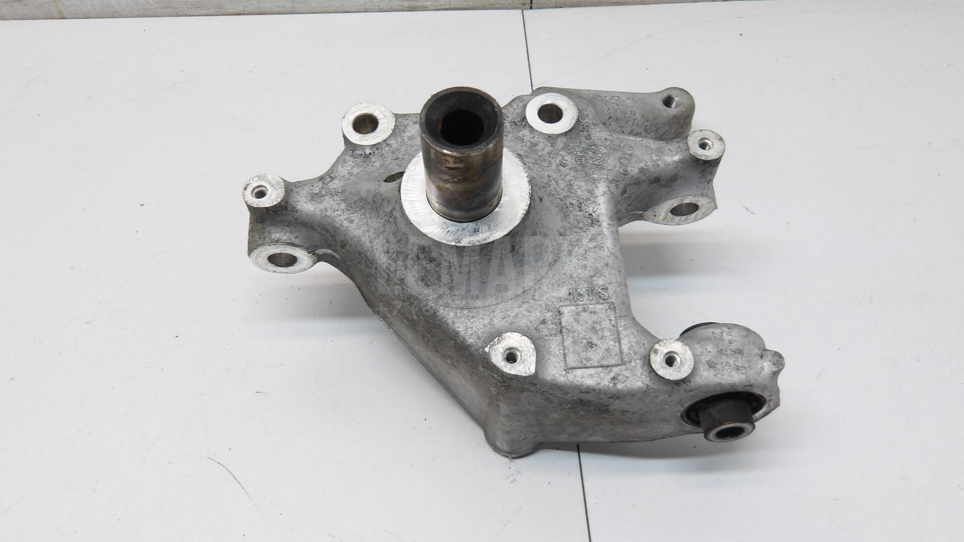 Кулак поворотный задний правый 3C0505436F VAG