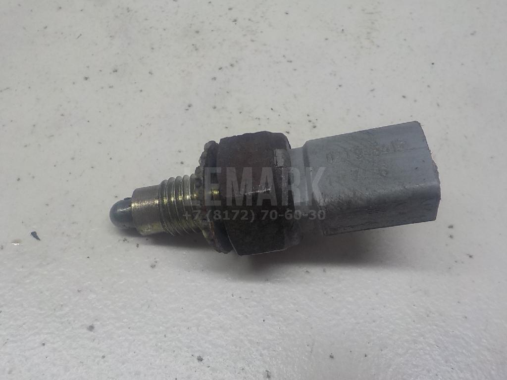 Датчик включения заднего хода 02T945415L VAG