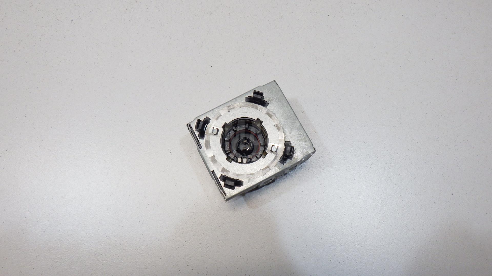 Блок ксеноновой лампы 5DD00831950 Hella