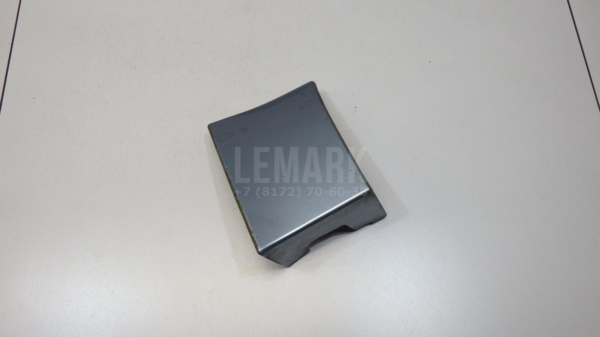 Планка под фонарь левая 5L6813345A VAG