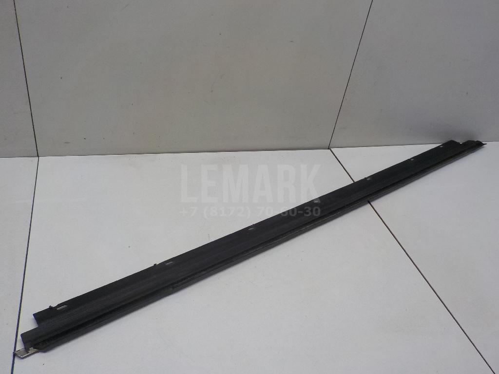 Накладка стекла переднего левого для  BMW X1 E84 2009-2015