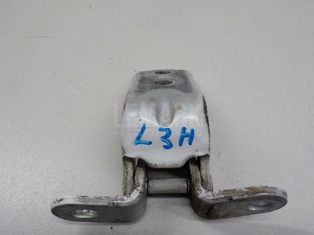 Петля двери задней левой нижняя 793502B020 Hyundai-Kia