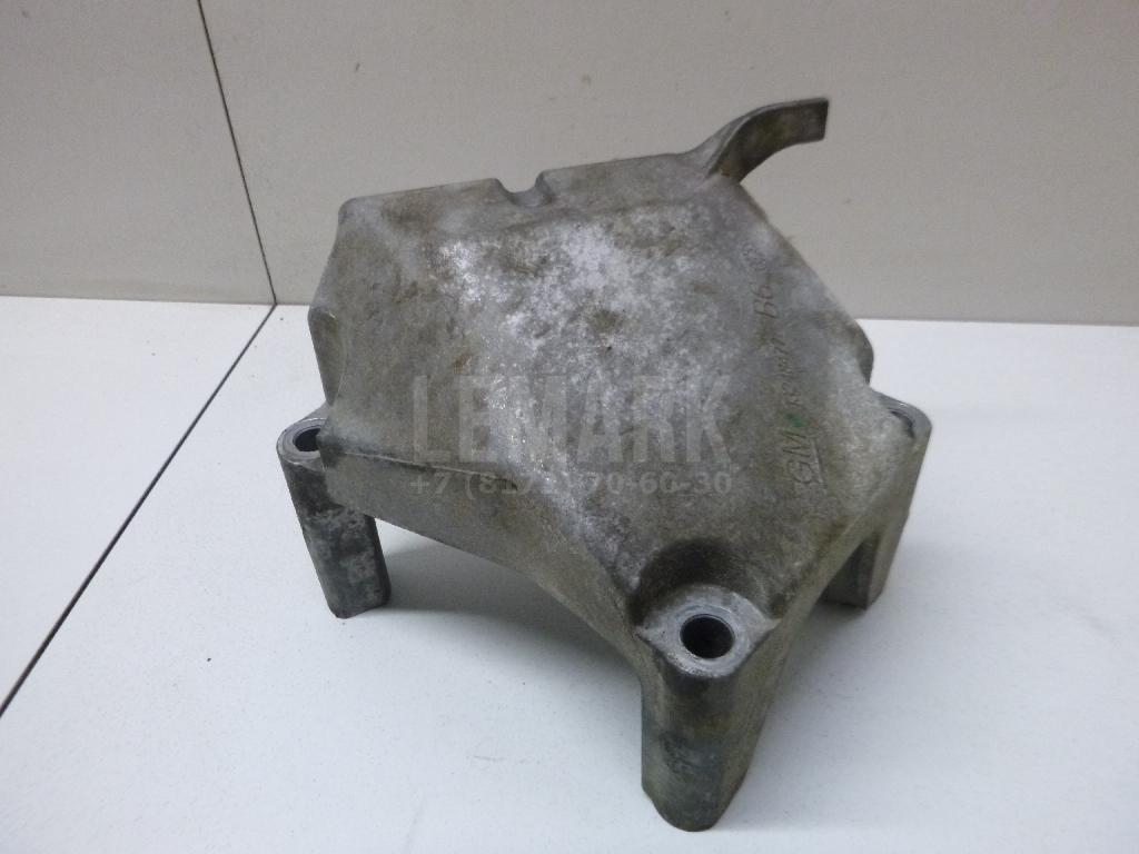 Кронштейн двигателя правый 13248477 GM