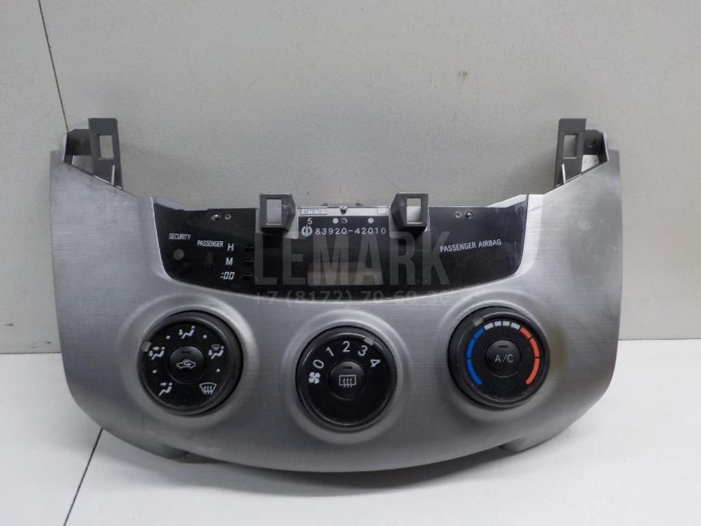 Блок управления отопителем 8392042010 Toyota