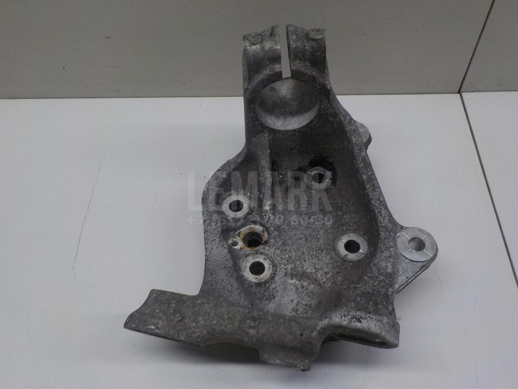 Кулак поворотный передний правый для  Audi 80/90 [B4] 1991-1995