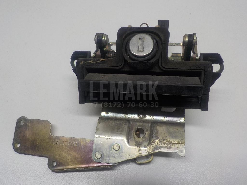 Ручка двери багажника наружная 1U6827565K VAG