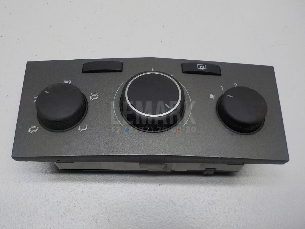 Блок управления климатической установкой 6822063 GM