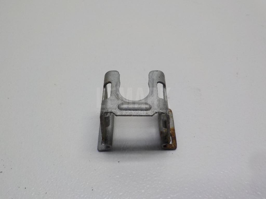 Крепеж форсунки 1429835 Ford