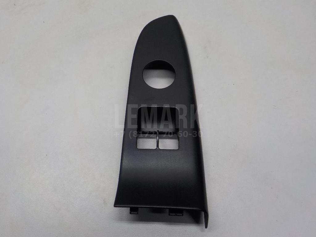 Накладка блока управления стеклоподъемниками 823511H320EQ Hyundai-Kia