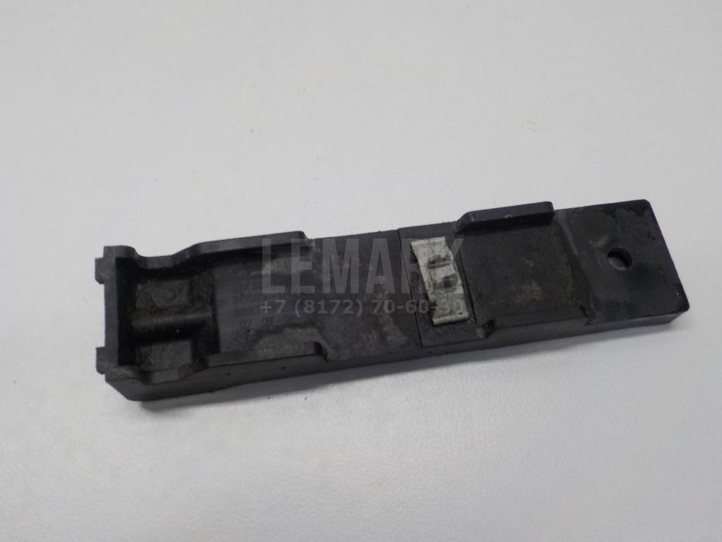 Кронштейн заднего бампера 866851H210 Hyundai-Kia