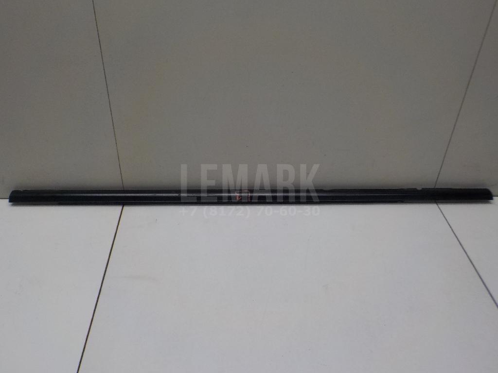 Накладка стекла заднего левого 82821JG000 Nissan