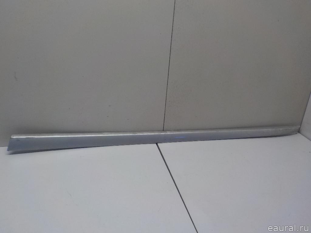Молдинг передней левой двери