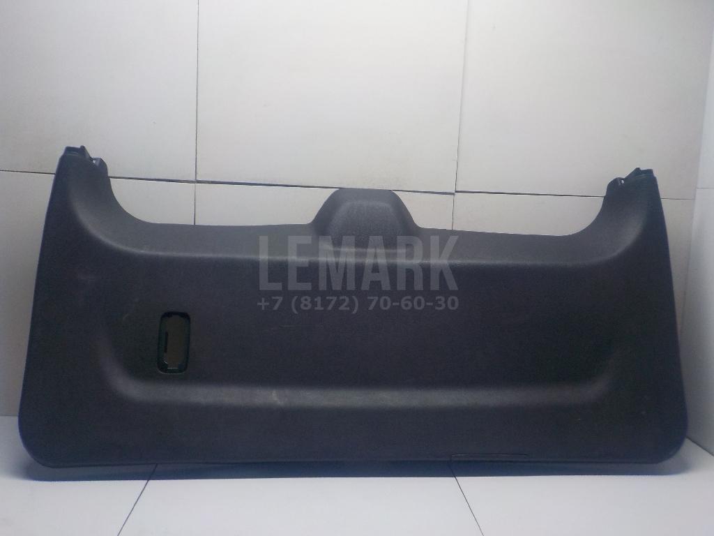 Обшивка двери багажника