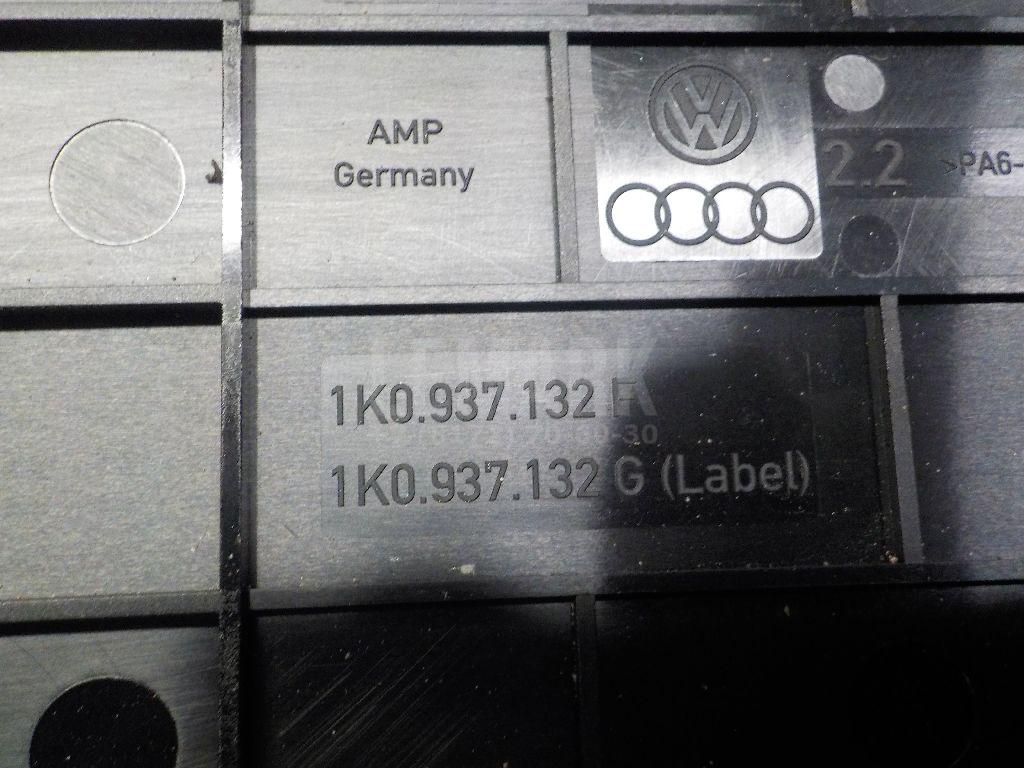 Крышка блока предохранителей для  Audi Q6 2022