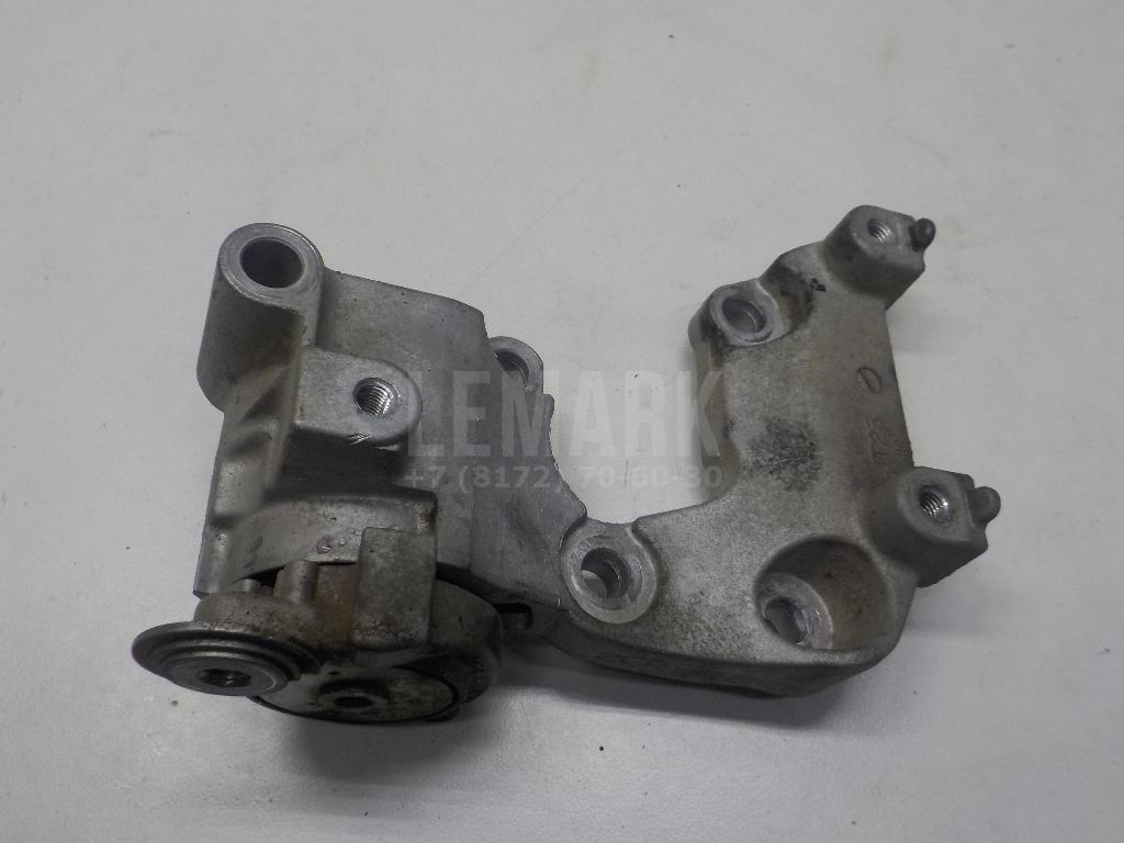 Ролик руч.ремня с кронштейном 1662031040 Toyota