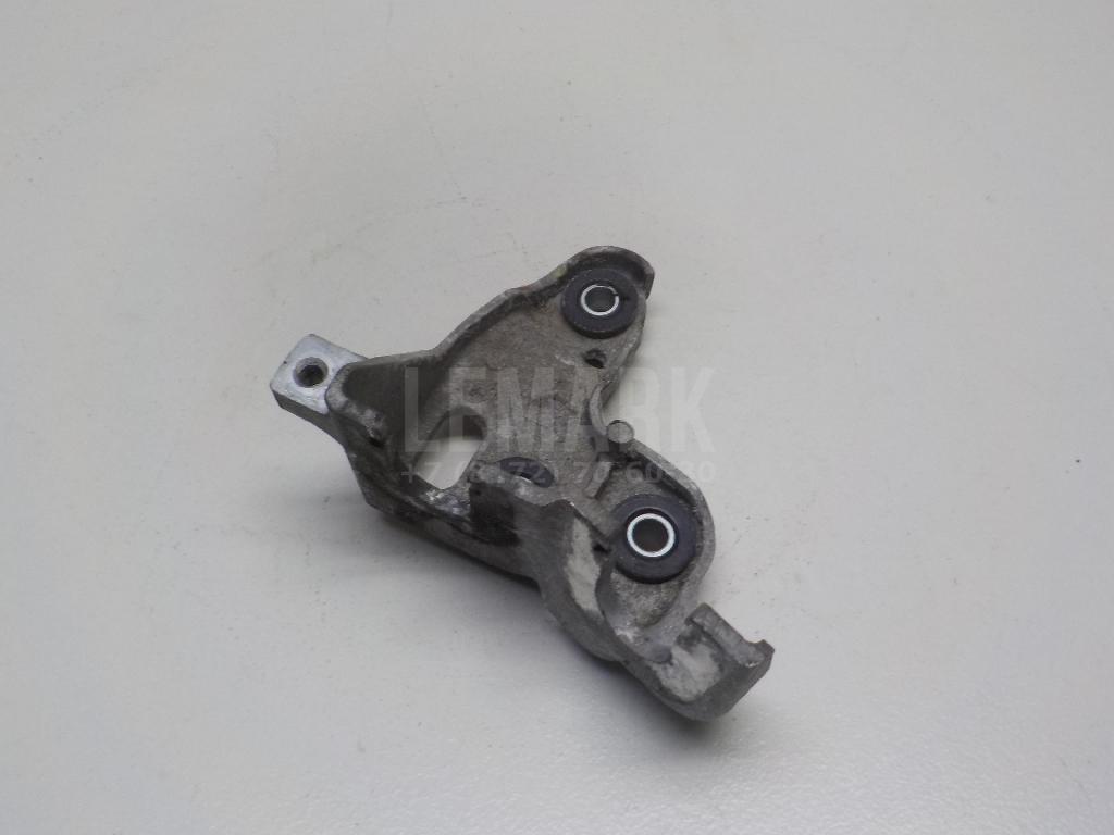 Кронштейн крепления троса КПП 4392032030 Hyundai-Kia