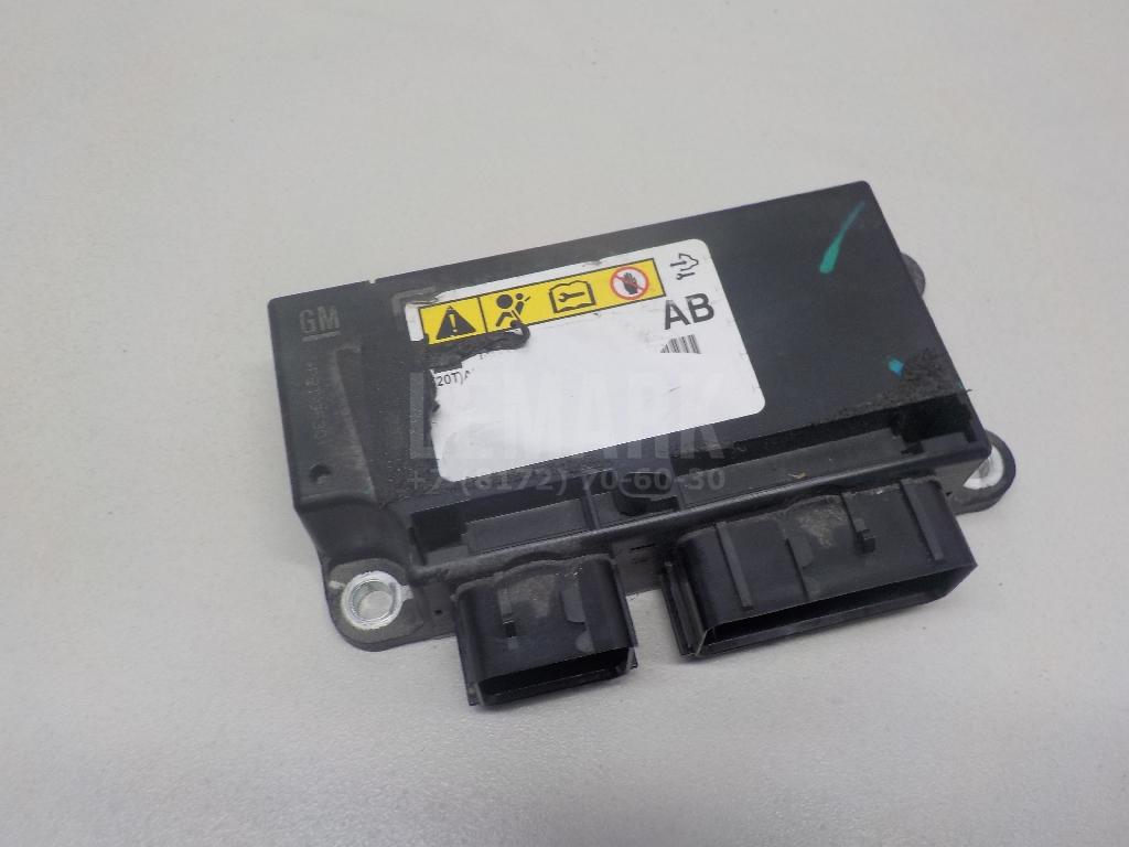 Блок управления AIR BAG 13585613 GM