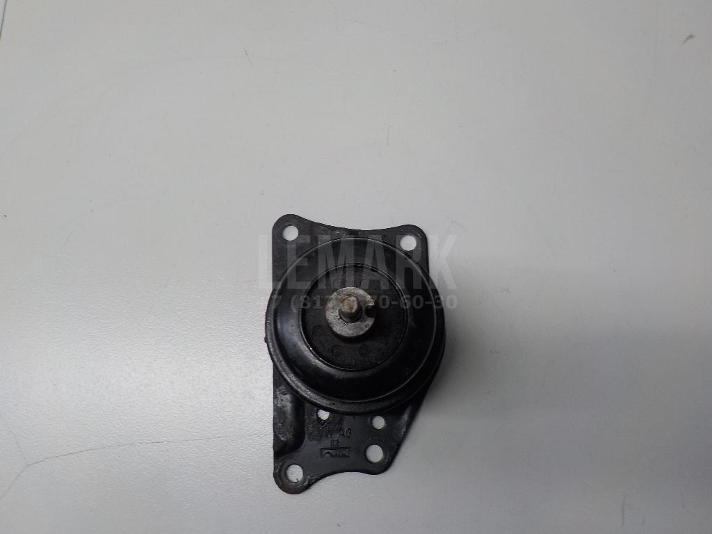 Опора двигателя правая 6R0199167AA VAG