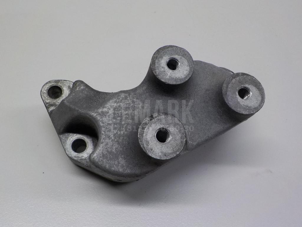 Кронштейн КПП левый 13248568 GM