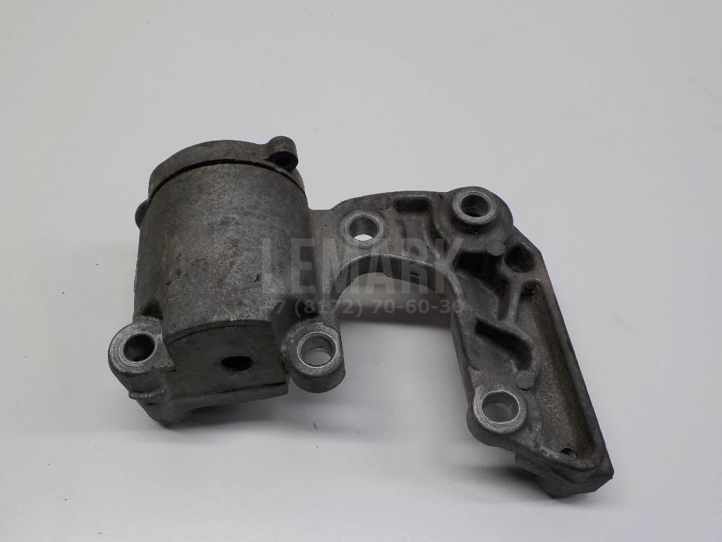 Ролик руч.ремня с кронштейном 1662031040 Toyota