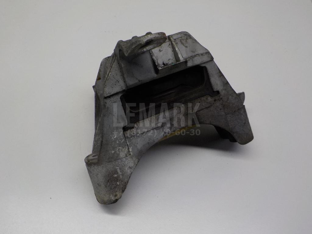 Опора двигателя правая 13248475 GM