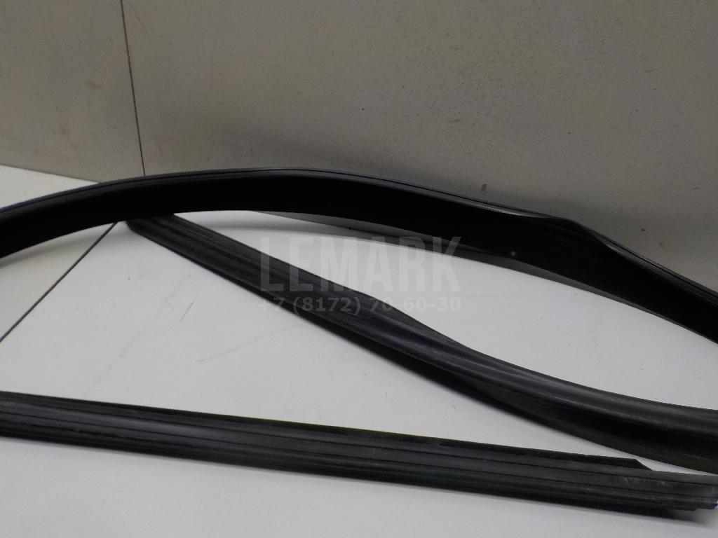 Уплотнитель стекла двери для  Citroen C4 Grand Picasso 2006-2014