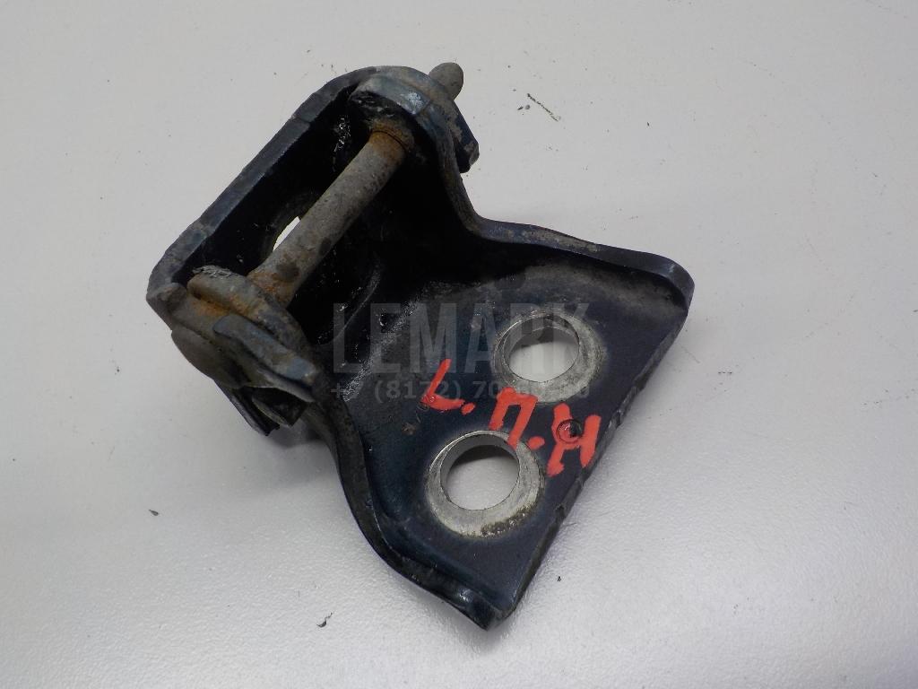 Петля двери передней левой нижняя для  Audi V8 1988-1994