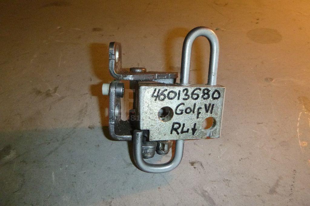 Петля двери задней левой нижняя 1K4833411Q VAG