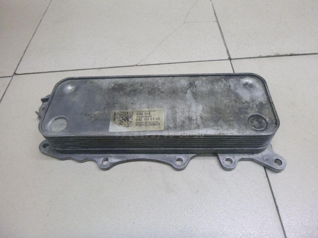 Радиатор масляный 6421800165 Mercedes Benz