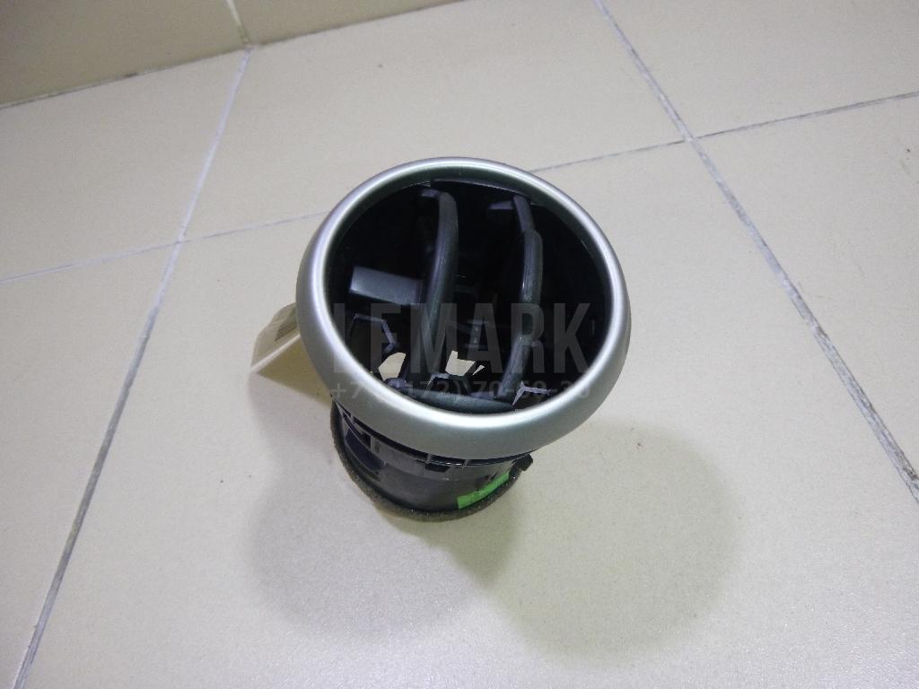 Дефлектор воздушный 68760JD10A Nissan