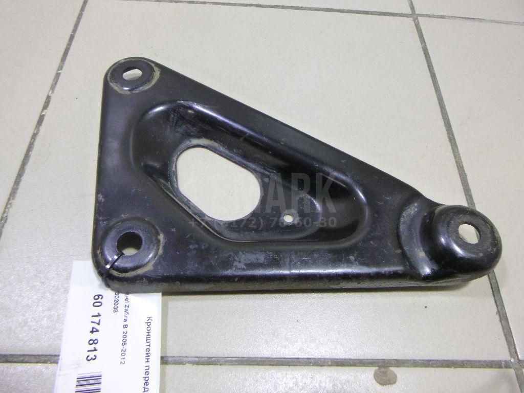 Кронштейн передней балки 302038 GM