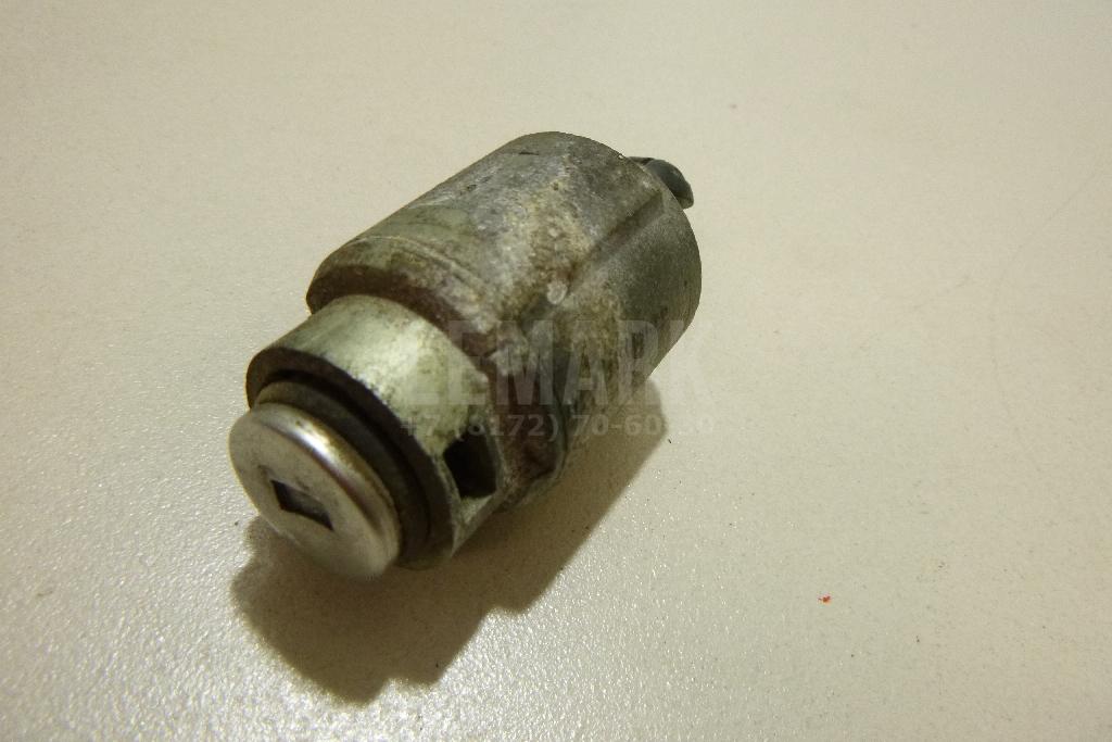 Тяга замка капота 1355231 Ford