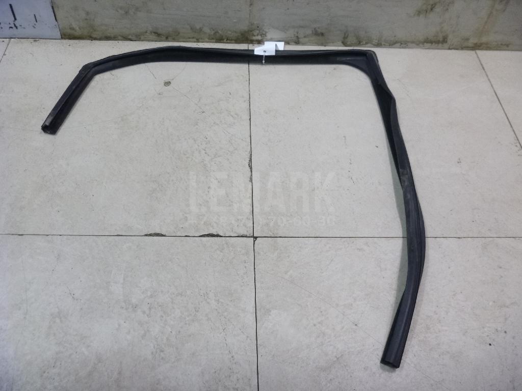Уплотнитель стекла двери для  Citroen C4 2004-2011
